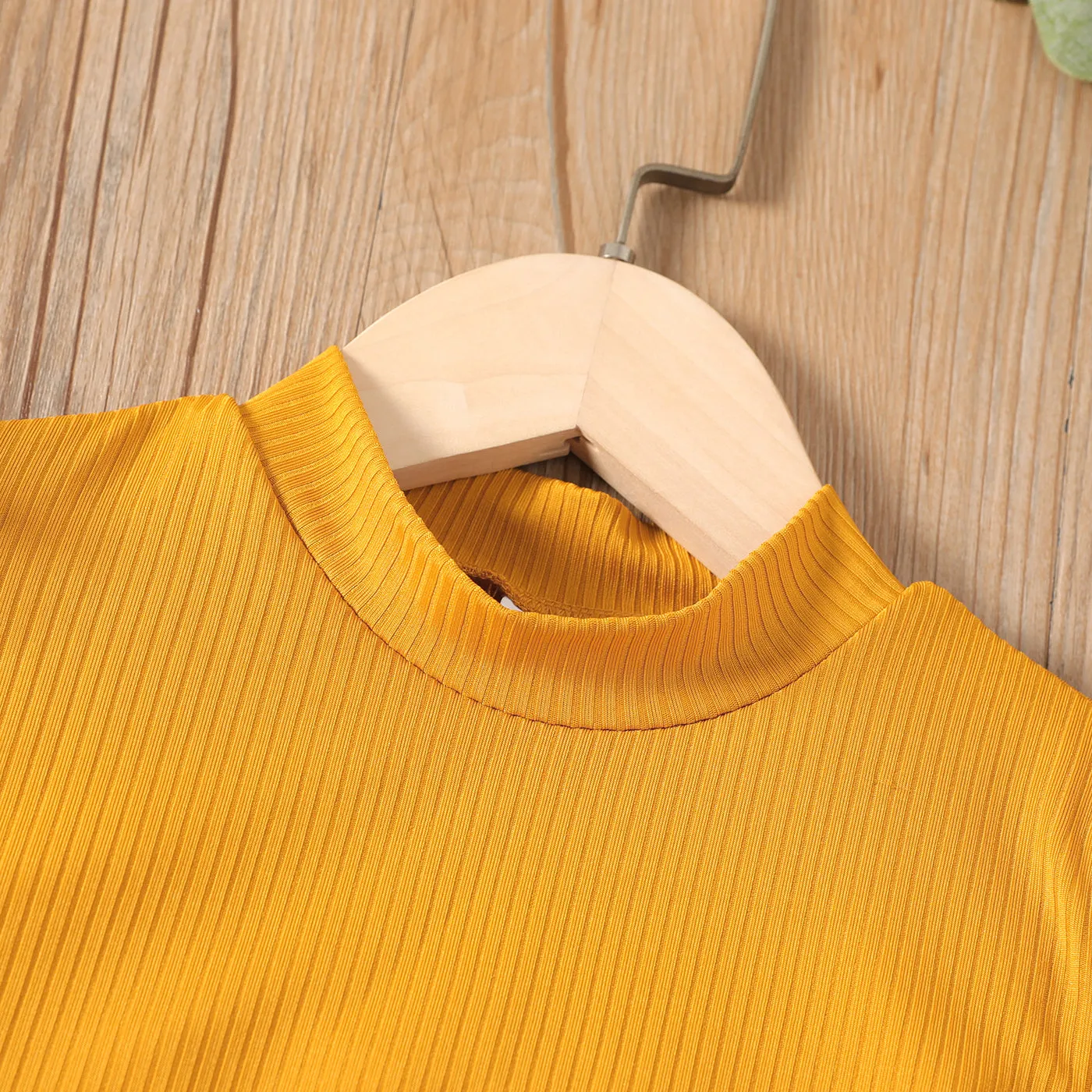 Kid Girl Textured Long Puff-sleeve Mock Neck Solid Color Tee