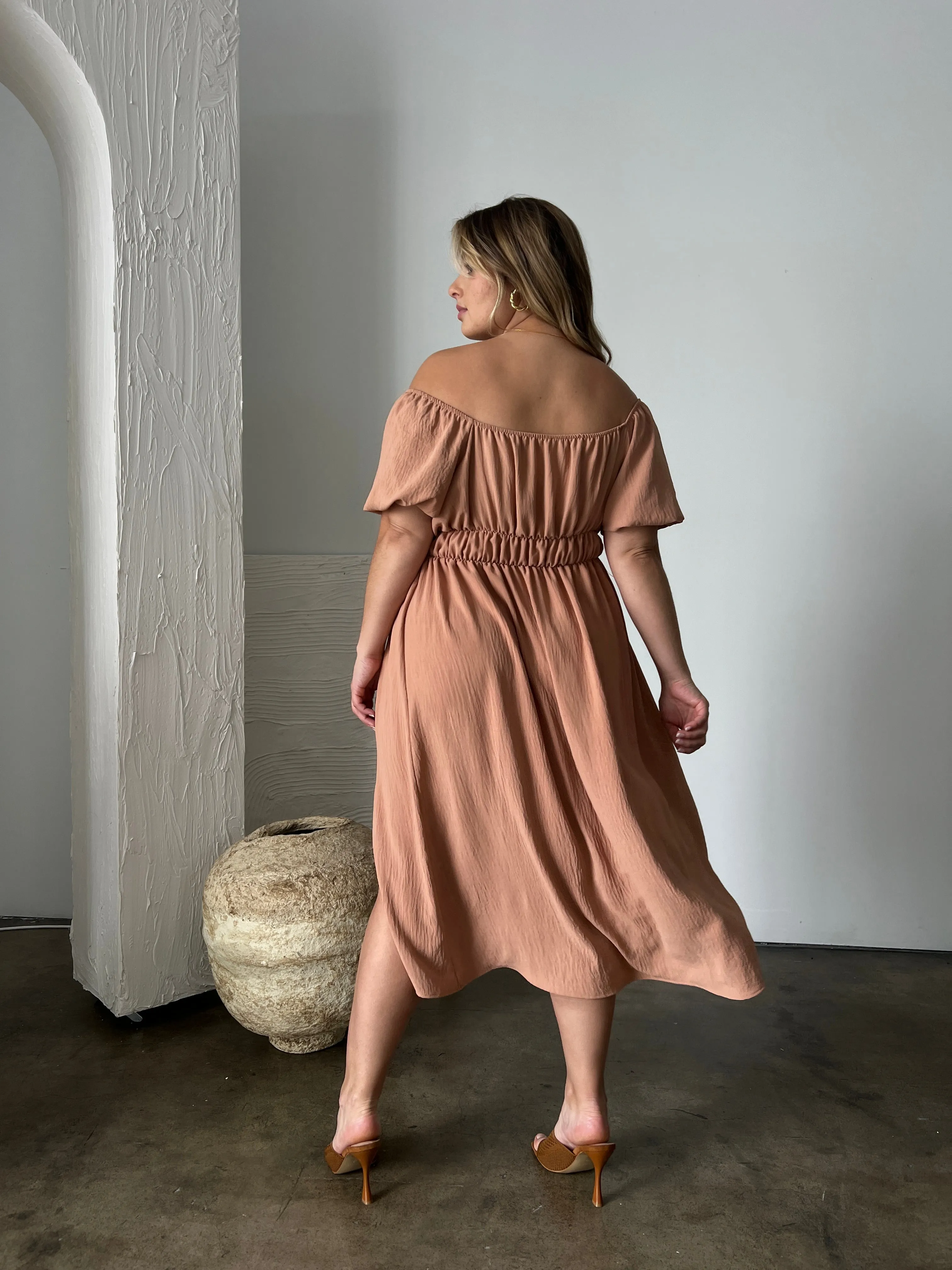 Plus Size Puff Sleeve Midi Dress