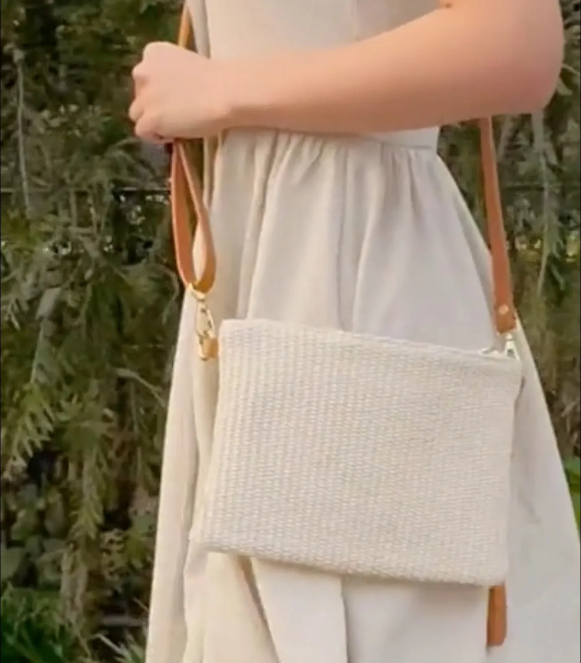 Raffia Woven Crossbody / Wristlet Bags | Cream