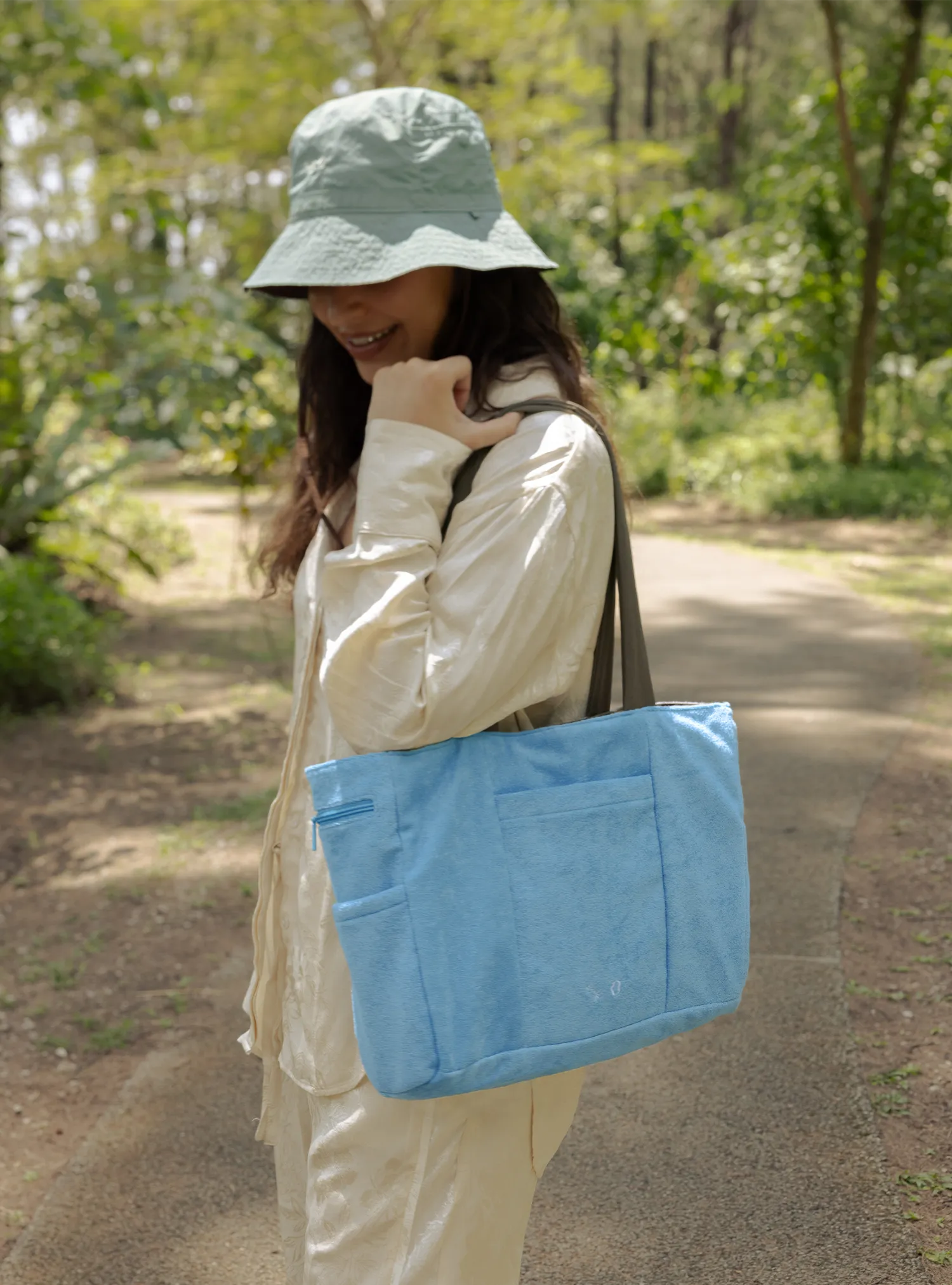 Reversible Multi-Pocket Tote (Husk)
