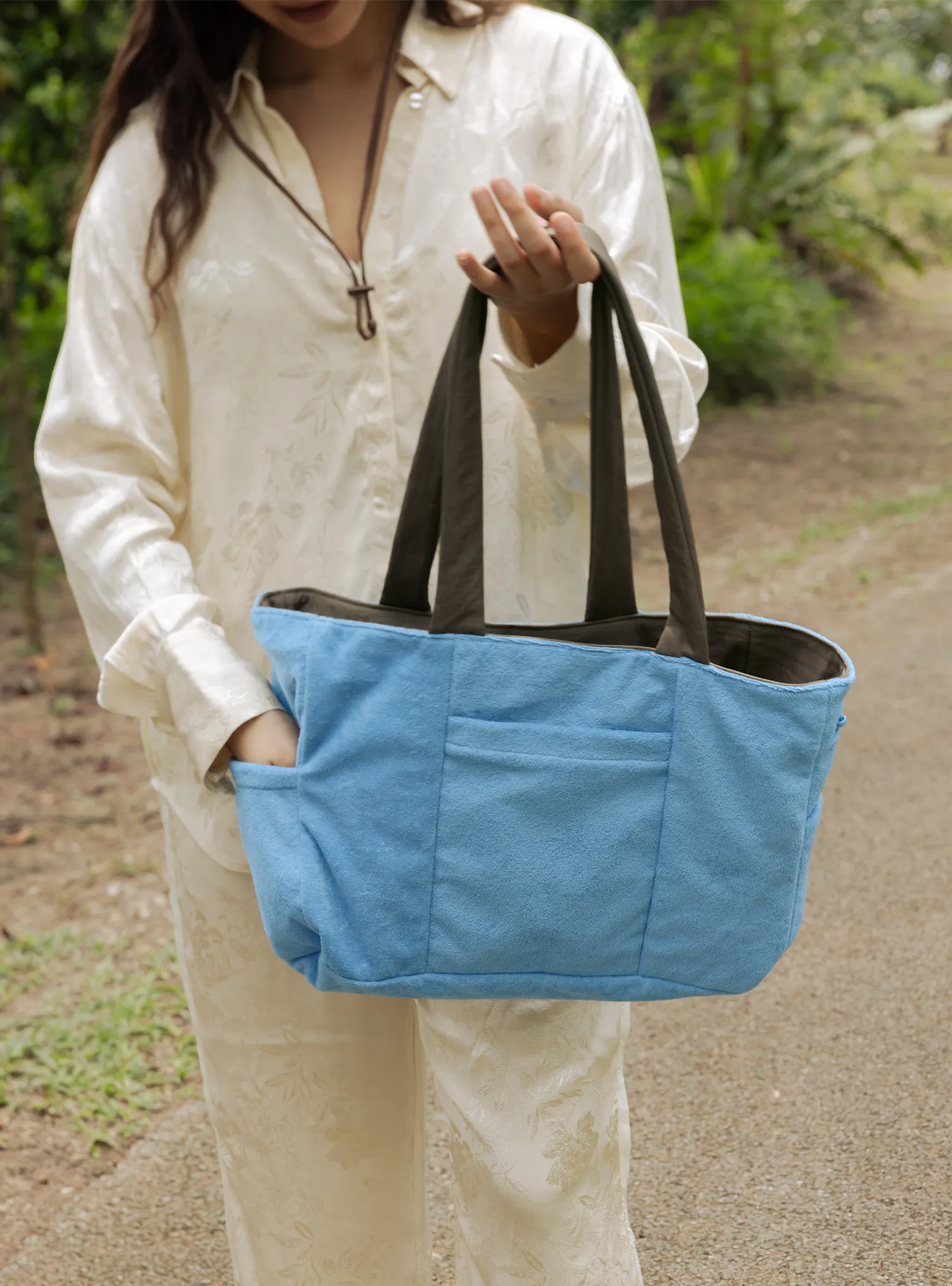 Reversible Multi-Pocket Tote (Husk)