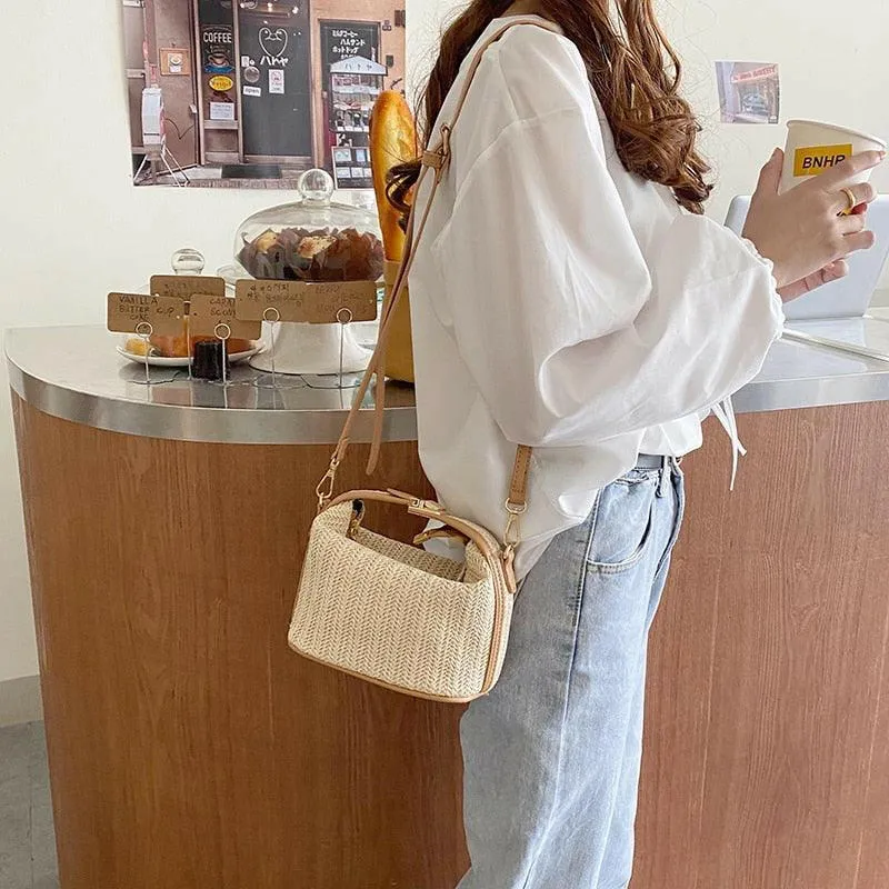 Straw Bucket Bag with Polyester Lining