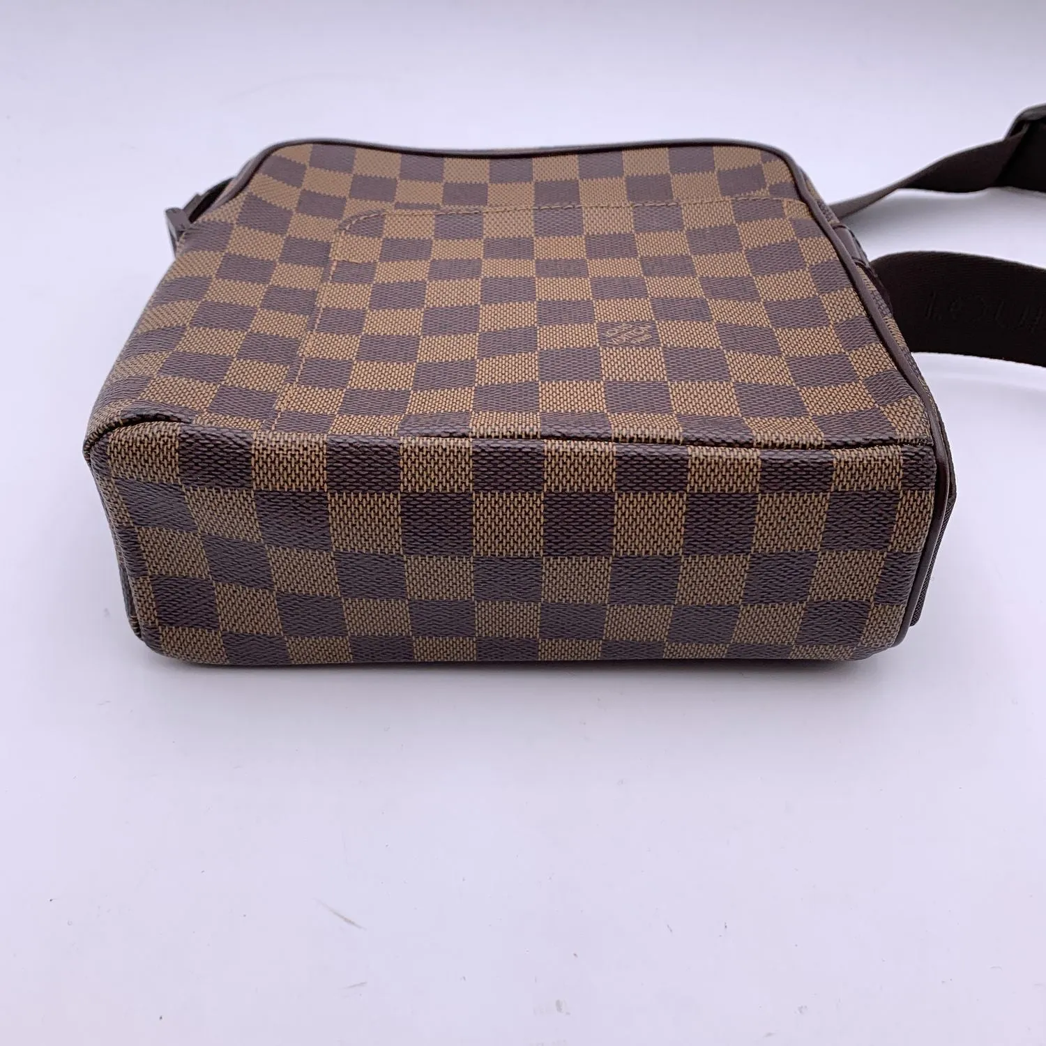 Trendy Inspired Louis Vuitton Damier Ebene Canvas Olav Pm Messenger Bag N41442
